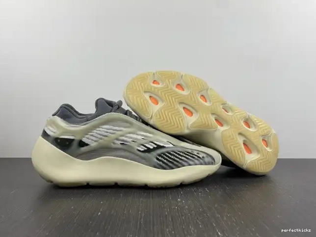 Adidas Salt 700 Fade ID1674 V3 Yeezy 0701